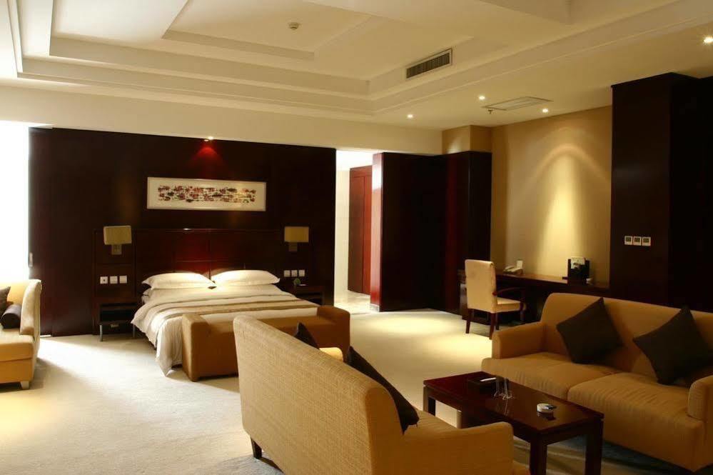 Tianrui Business Hotel تايي يونا المظهر الخارجي الصورة