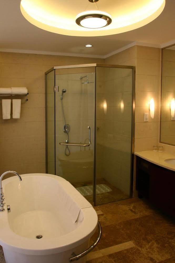 Tianrui Business Hotel تايي يونا المظهر الخارجي الصورة